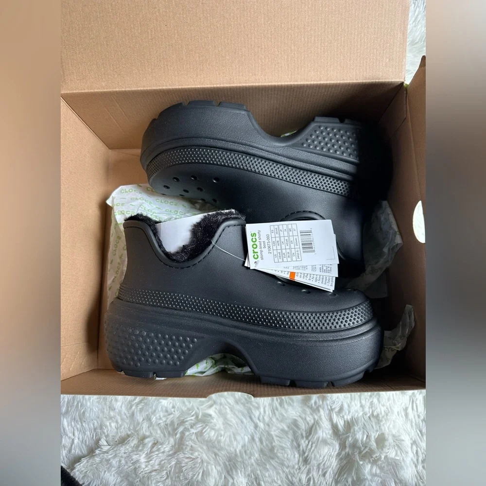 NIB Crocs Stomp Lined Shorty Boots - Picture 1 of 6